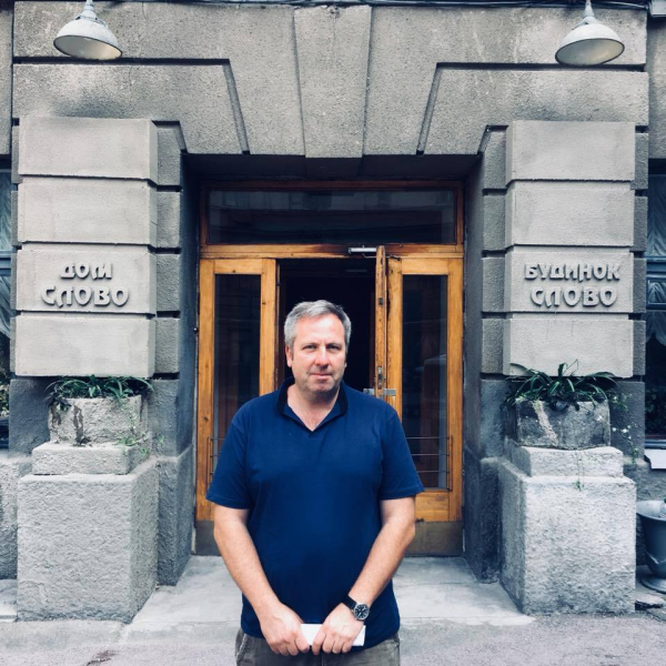"Мы – поколение, которое расстреливают прямо сейчас". Режиссер Тарас Томенко – о параллелях с террором прошлого, киноскандалах и исторических разоблачениях
