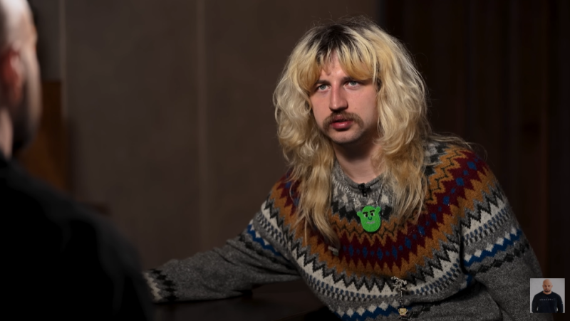 26-летний комик Данил Повар, который зарабатывает до $7000 в месяц, объяснил, почему живет с мамой
