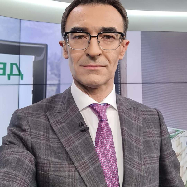 "Мы не можем говорить, им "прилетало". Ведущий Олег Панюта возмутил, как оккупанты терроризируют его родителей в Крыму