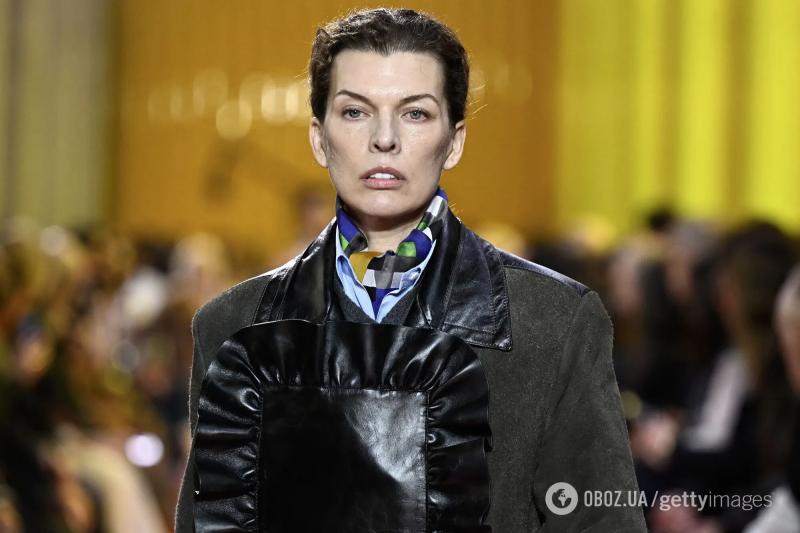 Неузнаваемая Милла Йовович на подиуме напугала фанатов: почему сеть обсуждает внешность актрисы родом из Украины. Фото