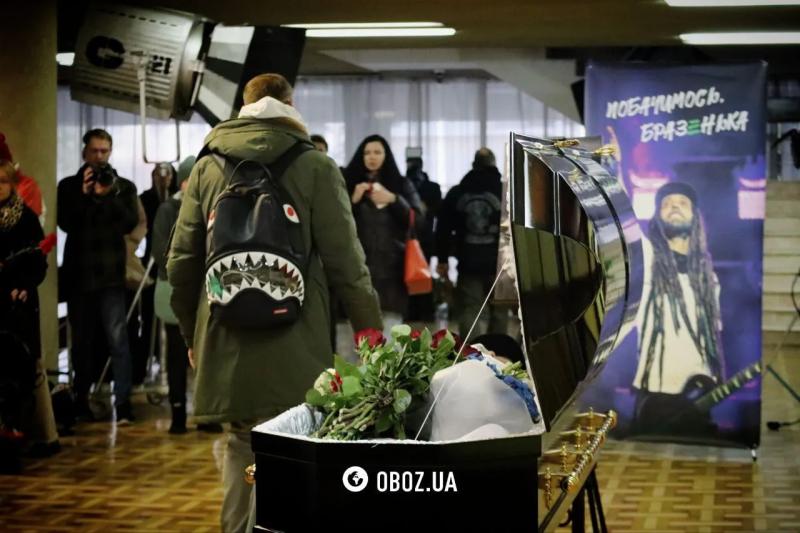 Хоронят в любимой кепке: как проходит прощание с "Дизелем" из Green Grey. Фото