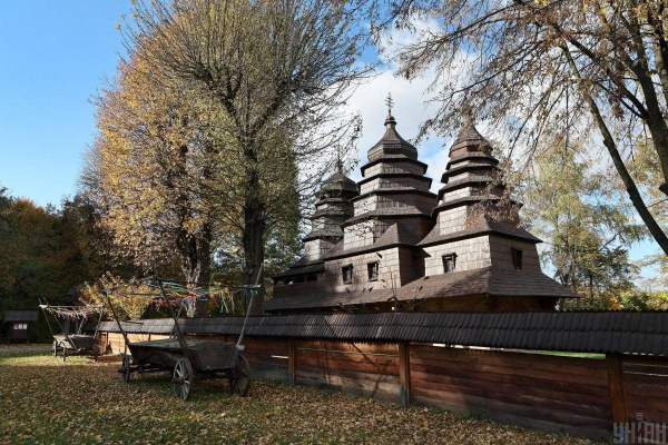 Як святкують традиційне гуцульське весілля: яскравий фоторепортаж зі Львова Як святкують традиційне гуцульське весілля: яскравий фоторепортаж зі Львова