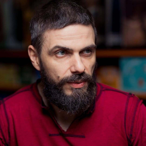 Писатель и бывший спикер Минобороны Илларион Павлюк высказался о своем оптимистическом прогнозе относительно окончания войны