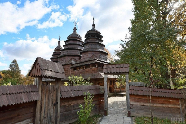 Як святкують традиційне гуцульське весілля: яскравий фоторепортаж зі Львова Як святкують традиційне гуцульське весілля: яскравий фоторепортаж зі Львова