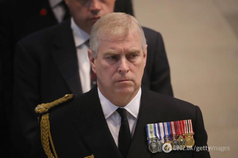 Небывалый скандал в королевской семье: Чарльз III лишил своего брата титулов и выселил его из семейного поместья