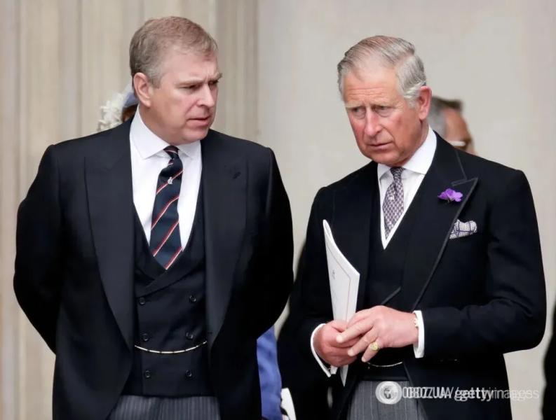 Небывалый скандал в королевской семье: Чарльз III лишил своего брата титулов и выселил его из семейного поместья