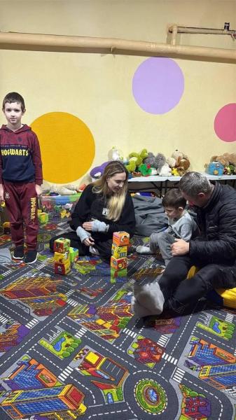 Анджелину Джоли заметили возле фронта: какой город она тайно посетила. Фото