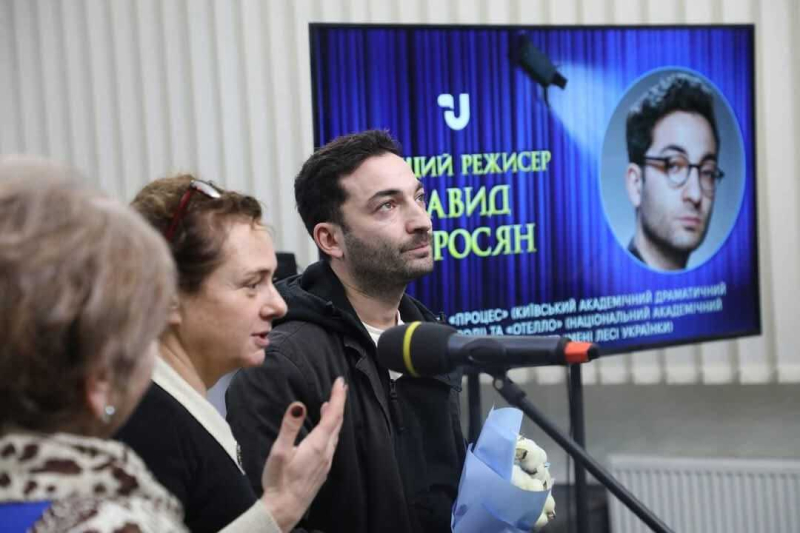 "TikTok уничтожит наш театр". Давид Петросян – об аллергии на актерские династии, крутых спектаклях, где нет бума, и молчащих о войне коллегах