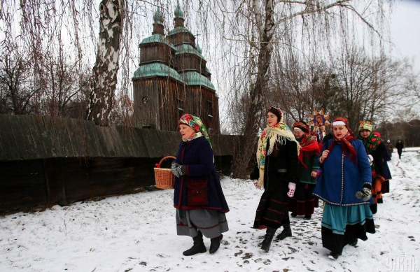 Різдво в Пирогові: у Києві відтворили автентичні українські обряди (фото) Різдво в Пирогові: у Києві відтворили автентичні українські обряди (фото)