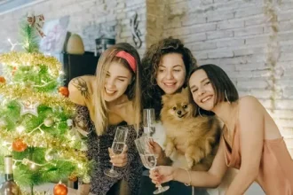 Как поздравить коллег с наступающим Новым годом: 10 идей для поздравлений