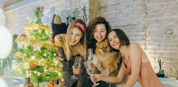 Как поздравить коллег с наступающим Новым годом: 10 идей для поздравлений