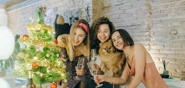 Как поздравить коллег с наступающим Новым годом: 10 идей для поздравлений