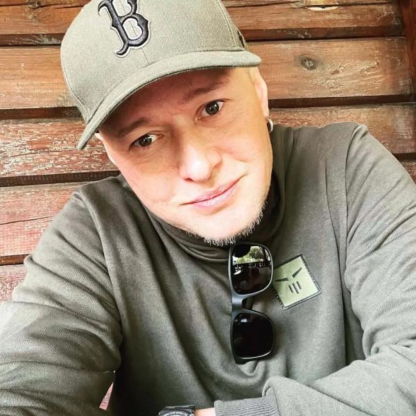 Чем ближе к "нулю", тем более попсовая музыка: Хлывнюк рассмешил фактом о том, какие песни слушают воины ВСУ