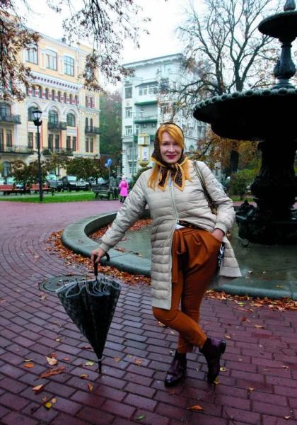 "Половина их актеров играли здесь навеселе". Людмила Смородина &ndash; о поездке со Ступкой в Москву, соседстве с Зеленским и Пугачевой в Киеве