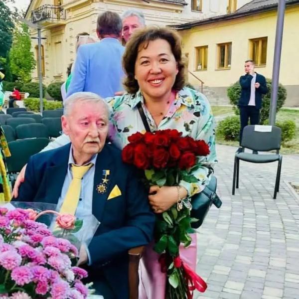 "Ей заплатили миллион долларов". Анжела Норбоева – о встрече в Киеве с мужем Повалий, причинах закрытости Зинкевича и гибели родственника из РФ на фронте