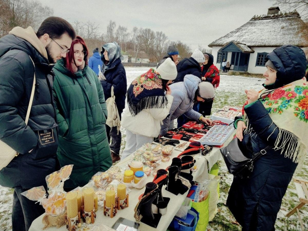 Різдво в Пирогові: у Києві відтворили автентичні українські обряди (фото) Різдво в Пирогові: у Києві відтворили автентичні українські обряди (фото)
