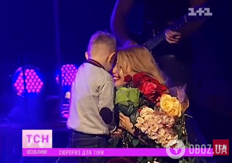 История повторилась: 17-летний сын Тины Кароль во время концерта сделал маме сюрприз, воссоздав трогательную сцену из прошлого