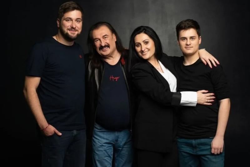 Стало известно о любимой колядке Степана Гиги, которую он пел со своими детьми. Видео