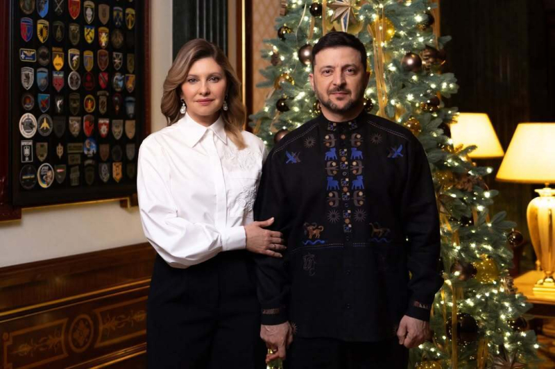 Поддержали украинское: сколько стоят новые вышиванки Владимира и Елены Зеленских, которые они показали на Новый год