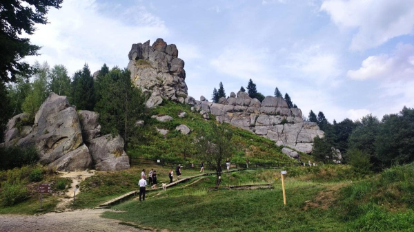 Зимова Тустань: казкові безлюдні краєвиди, але доїхати самостійно важко Зимова Тустань: казкові безлюдні краєвиди, але доїхати самостійно важко