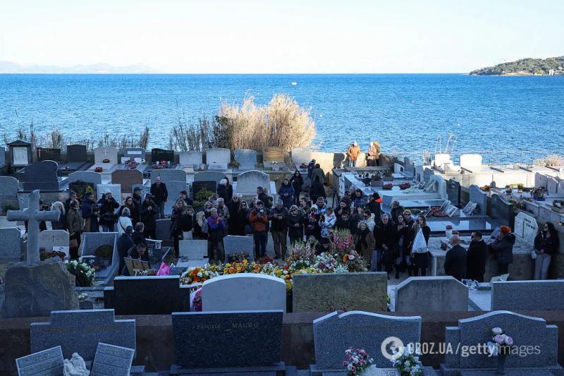 Процессию возглавили "Цыганские короли": как во Франции попрощались с легендарной Бриджит Бардо