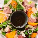 Рецепт салата с хурмой и хамоном: идеальное сочетание вкусов для праздничного стола
