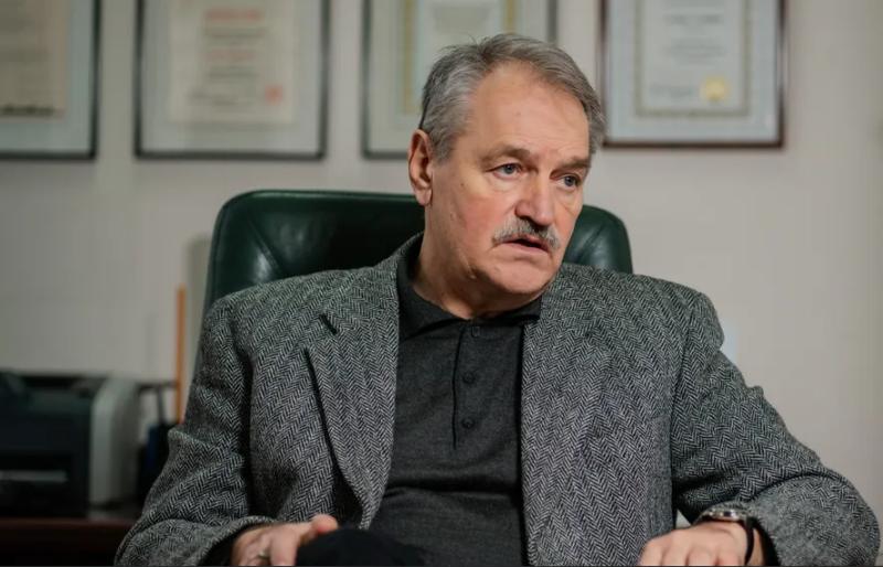 "Жизнь жесткая &ndash; подбрасывает соблазны". Психиатр Олег Чабан озвучил один личный вопрос, который может спасти отношения на расстоянии