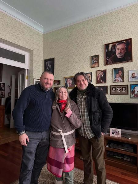 "Не сказала ни одного слова жалобы!" 83-летняя вдова Богдана Ступки поразила стойкостью после двух суток в холоде и темноте