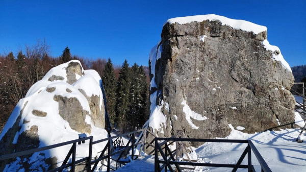 Зимова Тустань: казкові безлюдні краєвиди, але доїхати самостійно важко Зимова Тустань: казкові безлюдні краєвиди, але доїхати самостійно важко