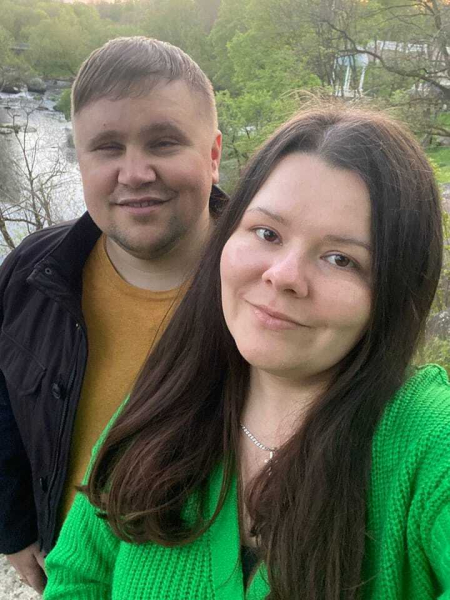 Дочь-чемпионка, сестра в оккупации и поход в нардепы. Как живет первый победитель "Голоса страны" Иван Ганзера, который поселился в глубинке
