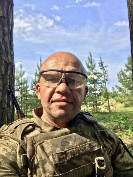 "В этой войне русский язык – наше оружие". Актер и разведчик Александр Зарубей – о фронтовых секретах, родителях в оккупации и 36 часах в тылу врага