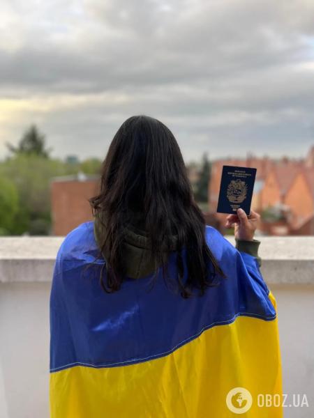 "Украина – мой второй дом". Как венесуэлка Исамар Фернандес за менее чем 2 года выучила украинский язык и поет россиянам песни о Бандере
