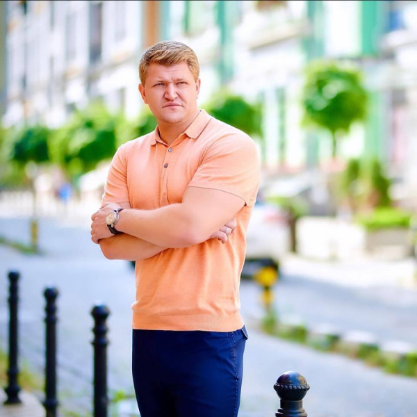 Первый победитель "Х-Фактора" Алексей Кузнецов назвал судью, который разочаровал: никогда не думал, что так быстро переобувается