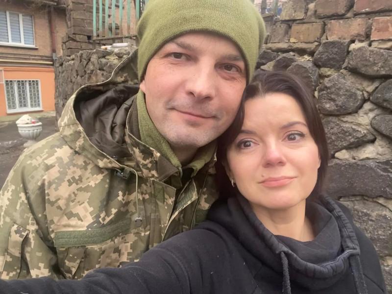 "У нас был один фронт, а сейчас имеем еще и второй". Артисты-военные и их родственники &ndash; о том, как война изменила их жизнь