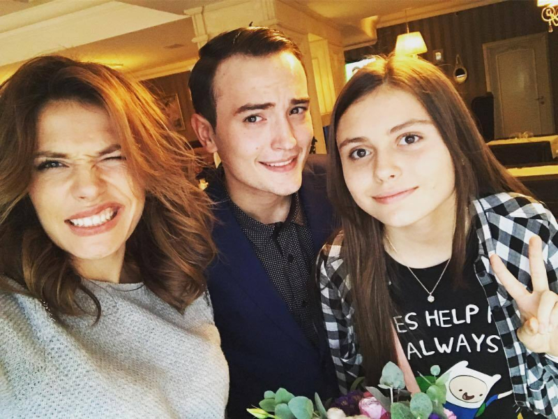 "Эта тема "греет" уши многим". Вячеслав Хостикоев – о семейном расколе, бизнесе в пластической хирургии и болезненных публичных ярлыках