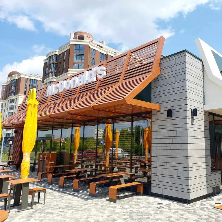 Футбольные стаканы McDonald’s 2026: как приобрести, сколько стоят и кто представлен в коллекции