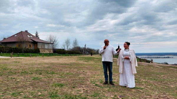 На Великдень у Витачів: місце сили на мальовничих схилах Дніпра На Великдень у Витачів: місце сили на мальовничих схилах Дніпра