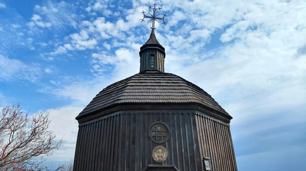 На Великдень у Витачів: місце сили на мальовничих схилах Дніпра На Великдень у Витачів: місце сили на мальовничих схилах Дніпра