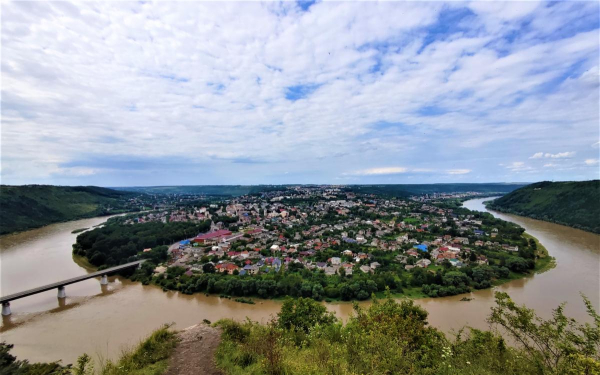 П'яте літо без українського моря: де шукати відпочинок біля води в Україні П'яте літо без українського моря: де шукати відпочинок біля води в Україні