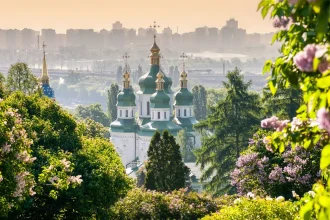 Какие травы нельзя освящать на Троицу: что кладут в праздничный букет и каких растений избегают