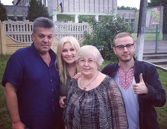 "Ты умрешь, мама, и я не приеду!" Повалий призналась, что "наемники" за большие деньги вывезли ее мать из Украины, а она "зомбирует" пенсионерку в Москве