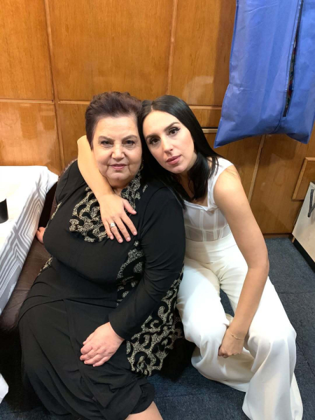 Джамала, Руслана и другие звезды ко Дню матери показали кадры с самыми родными женщинами в жизни. Фото