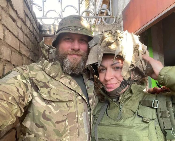 "Сначала это произошло на сцене, а затем – в моей жизни". Виктория Билан – о закулисье развода, мистике и новом счастье в 47 лет