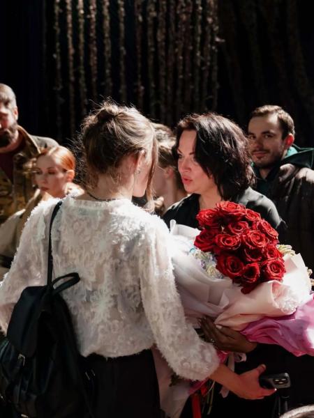 "Сначала это произошло на сцене, а затем – в моей жизни". Виктория Билан – о закулисье развода, мистике и новом счастье в 47 лет