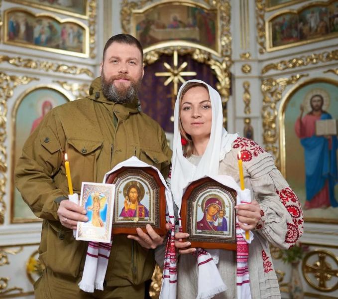 "Сначала это произошло на сцене, а затем – в моей жизни". Виктория Билан – о закулисье развода, мистике и новом счастье в 47 лет