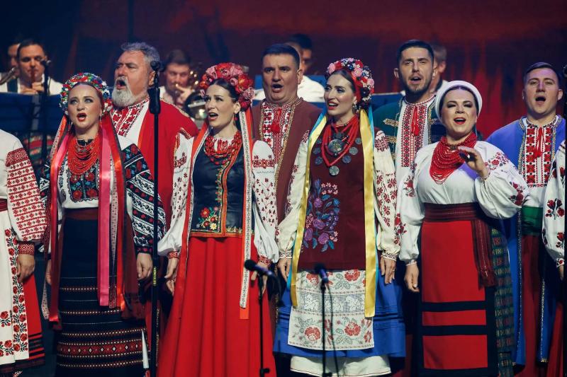 Выступали на празднике Коломойского, но получают "копейки": какая зарплата у солистов хора Веревки и сколько стоит пригласить их на корпоратив