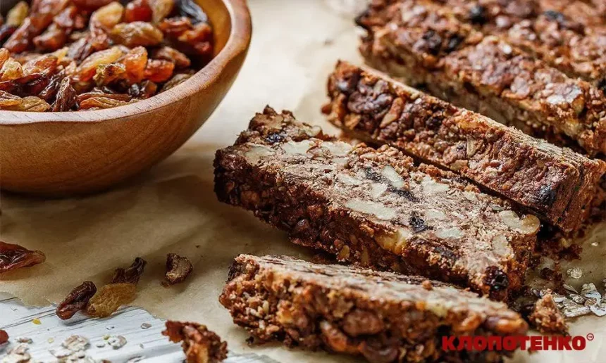 Овсяные батончики с орехами и медом: полезный перекус, который легко приготовить дома